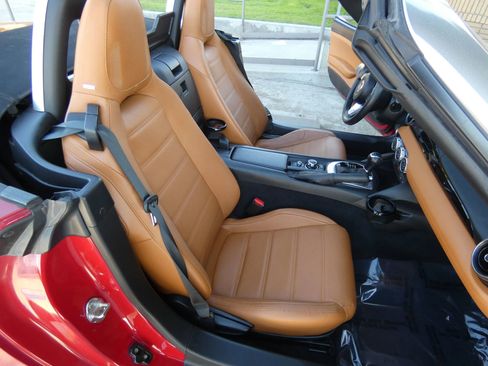 Used 2018 FIAT 124 Spider Lusso w/ Convenience Group image 25