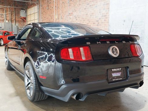 Used 2010 Ford Mustang Shelby GT500 RWD image 10