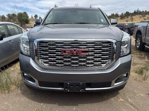 Used 2020 GMC Yukon Denali w/ Denali Premium Package AWD/4WD image 2