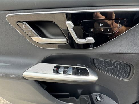Certified 2026 Mercedes-Benz GLC 300 4MATIC image 13