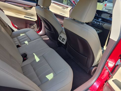 Used 2016 Lexus ES 300h w/ Luxury Package w/Wood Trim FWD image 14