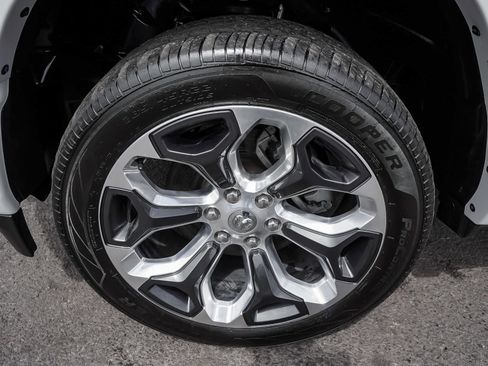 Used 2022 RAM 1500 Limited AWD/4WD image 9
