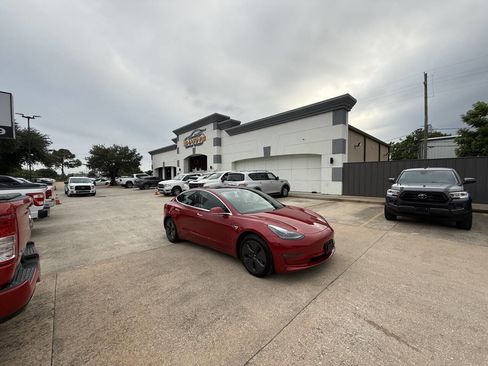 Used 2018 Tesla Model 3 Long Range RWD image 41
