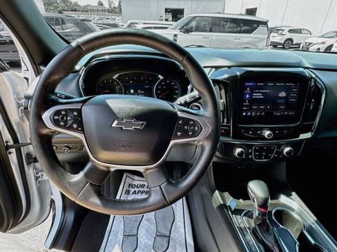 Used 2023 Chevrolet Traverse RS AWD/4WD image 10
