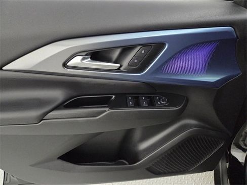 Used 2025 Chevrolet Equinox EV LT w/ Convenience Package image 18