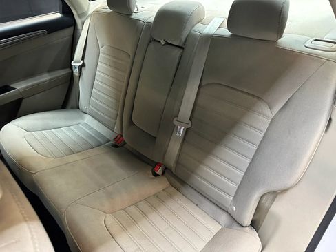 Used 2019 Ford Fusion SE FWD image 22