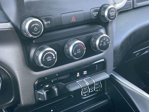 Used 2019 RAM 1500 Big Horn image 34