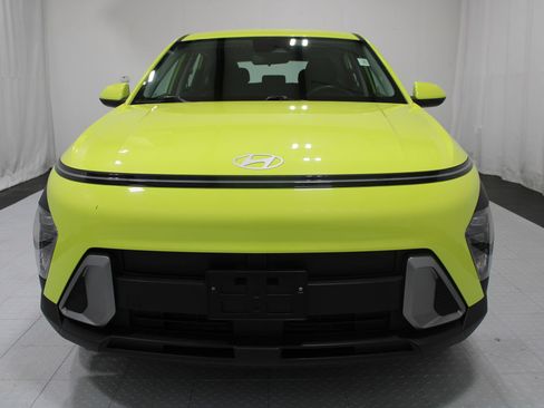 Used 2024 Hyundai Kona SE AWD/4WD image 3