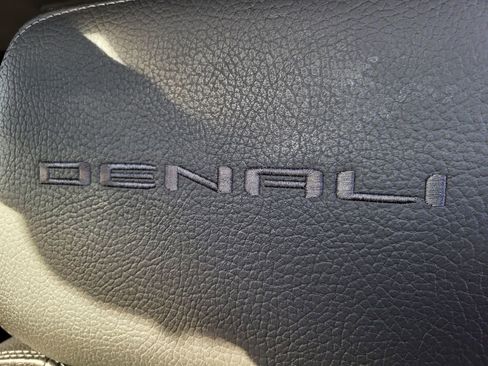 Used 2020 GMC Sierra 2500 Denali w/ Denali Ultimate Package image 22