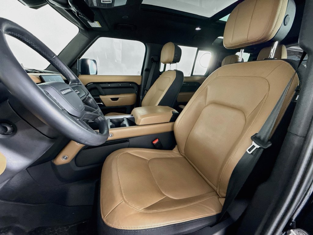 Certified 2025 Land Rover Defender 110 X AWD/4WD image 5