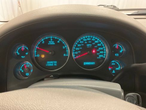 Used 2008 Chevrolet Tahoe LT w/ LT Preferred Equipment Group AWD/4WD image 2