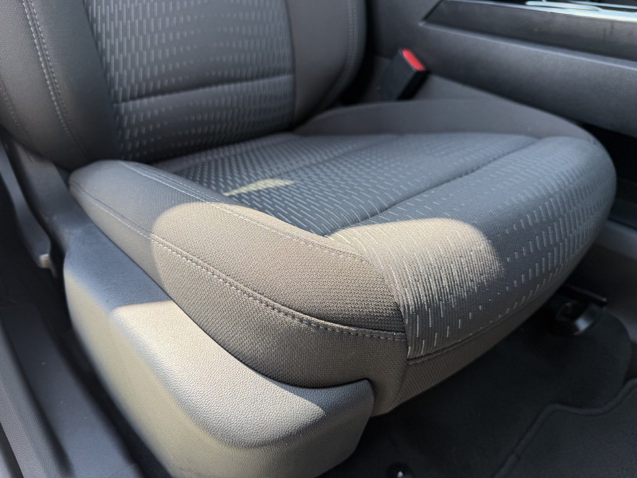 Used 2026 Chevrolet Equinox LT AWD/4WD image 25