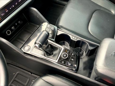 Used 2024 Kia Sportage SX image 15