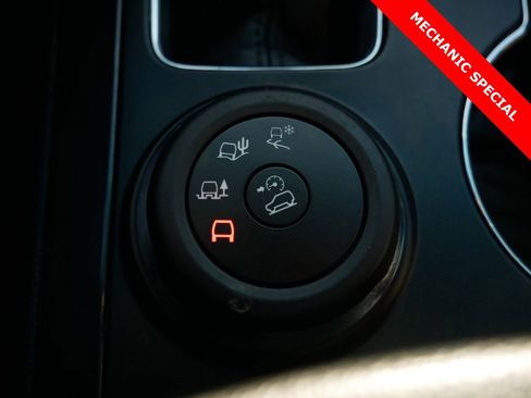 Used 2016 Ford Explorer XLT w/ Equipment Group 202A image 24