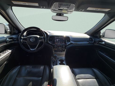 Used 2021 Jeep Grand Cherokee Overland AWD/4WD image 9