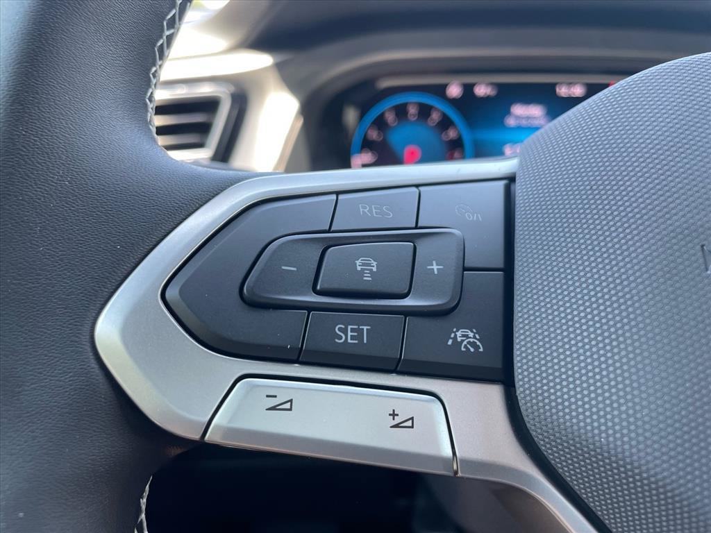 New 2026 Volkswagen Atlas Cross Sport SE FWD image 18