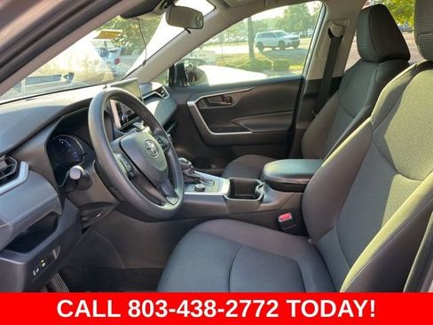Used 2024 Toyota RAV4 LE AWD/4WD image 7