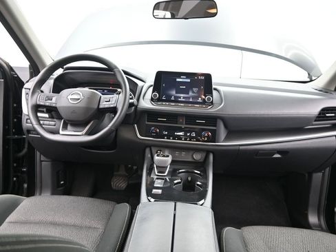 Used 2025 Nissan Rogue SV image 28