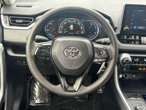 Used 2025 Toyota RAV4 LE AWD/4WD image 13