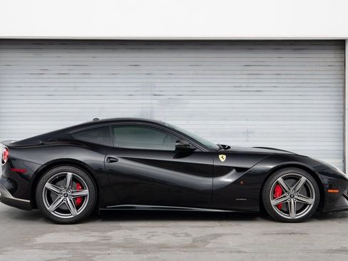 Used 2014 Ferrari F12 Berlinetta image 4