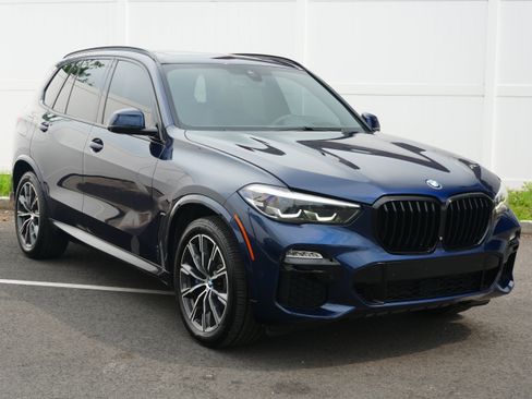 Used 2019 BMW X5 xDrive40i w/ M Sport Package AWD/4WD image 4