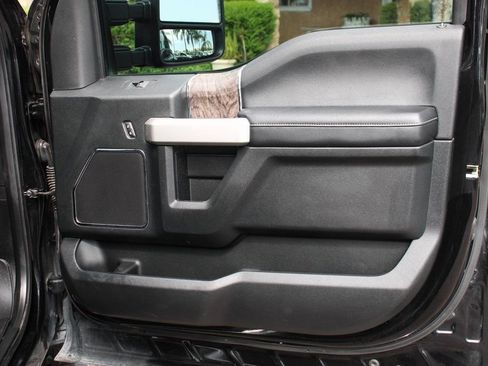 Used 2019 Ford F250 Lariat w/ Lariat Ultimate Package image 41