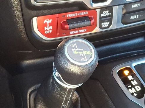 Used 2024 Jeep Wrangler Unlimited Rubicon image 24