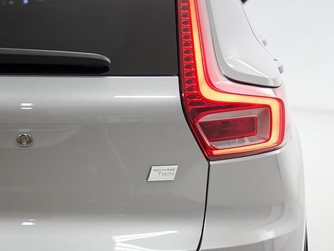 Certified 2023 Volvo XC40 Recharge Ultimate image 9