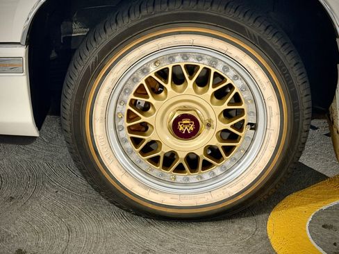 Used 1991 Cadillac Fleetwood Coupe image 14