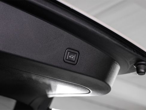 Used 2024 Cadillac Lyriq Luxury image 54