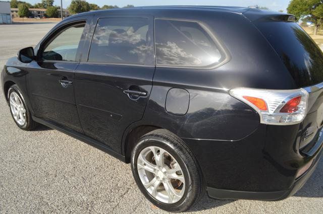 Used 2014 Mitsubishi Outlander SE FWD image 5