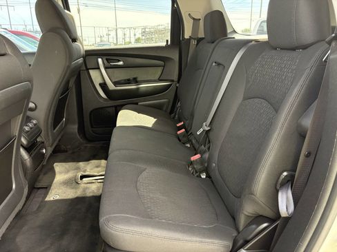 Used 2010 GMC Acadia SLE image 14