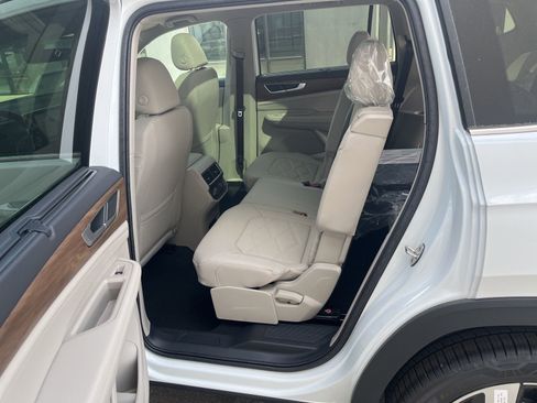 New 2026 Volkswagen Atlas SE FWD image 24