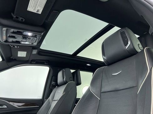 Certified 2021 Cadillac Escalade Premium Luxury w/ LPO, Illumination Package image 19