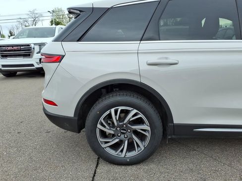 Used 2023 Lincoln Corsair AWD w/ Equipment Group 101A image 25