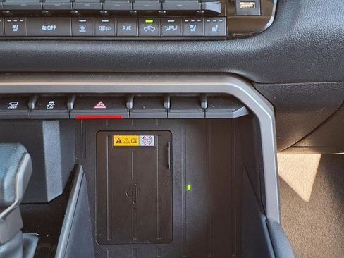 Used 2024 Toyota Tundra Limited image 8