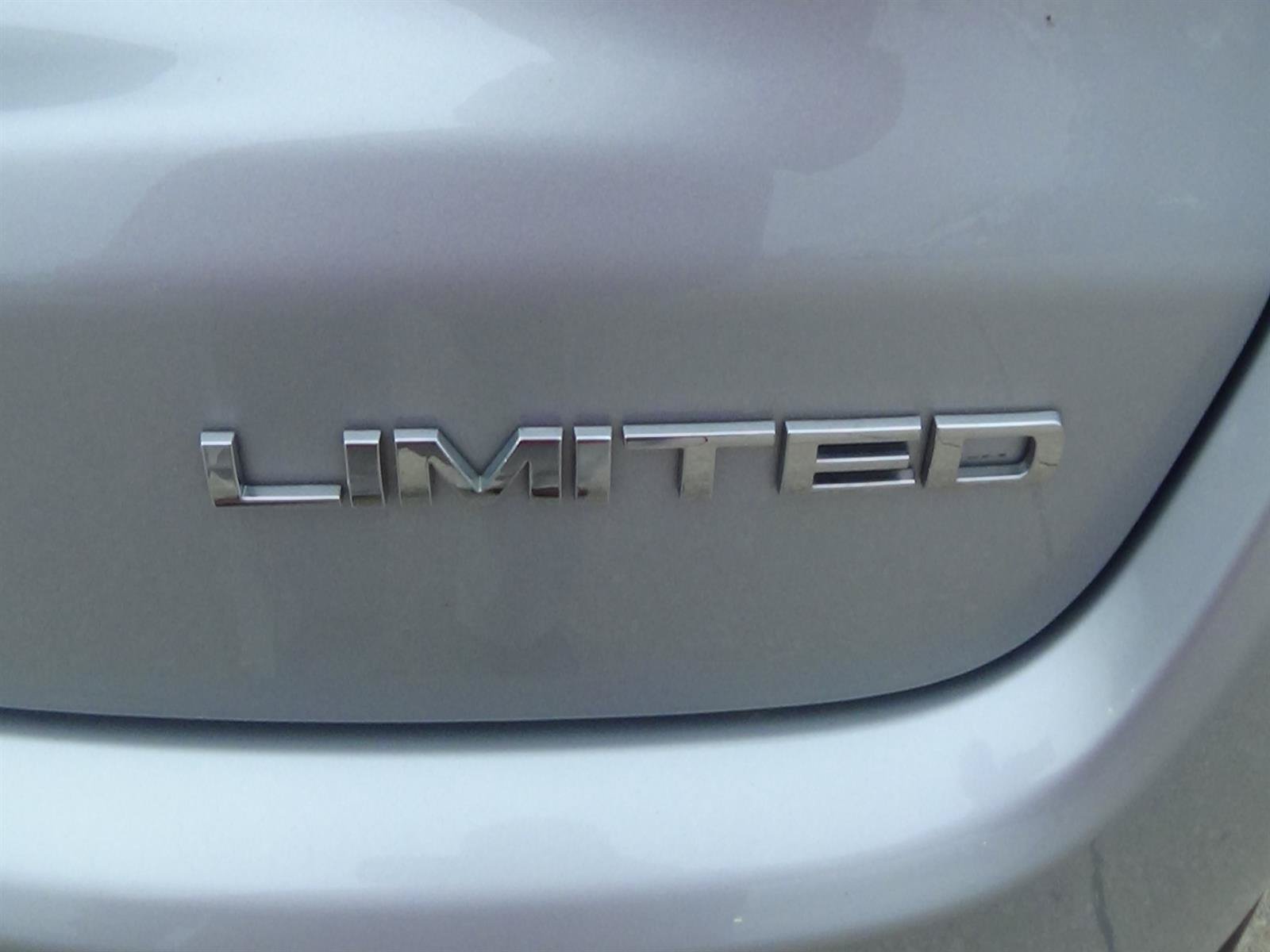 Certified 2025 Jeep Compass Limited w/ Elite Group AWD/4WD image 10