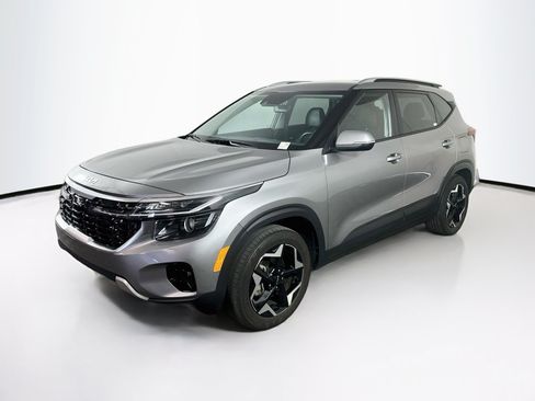 Used 2025 Kia Seltos S FWD image 3