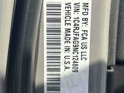 Used 2022 Jeep Grand Cherokee Laredo X AWD/4WD image 18