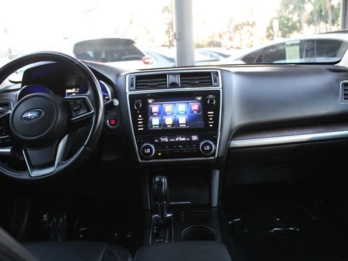 Used 2018 Subaru Outback 2.5i Limited AWD/4WD image 13