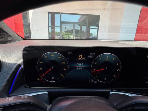 Used 2022 Mercedes-Benz GLB 250 image 21