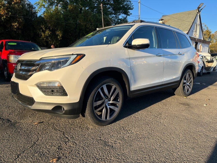 Used 2018 Honda Pilot Touring image 2