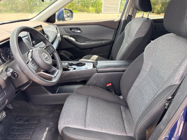 Used 2023 Nissan Rogue SV FWD image 9