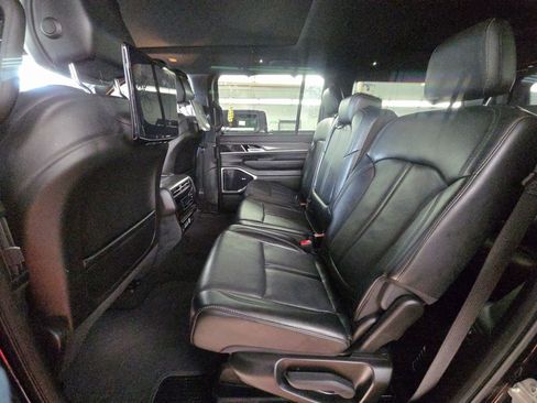 Used 2024 Jeep Wagoneer Series III w/ Premium Group I image 5