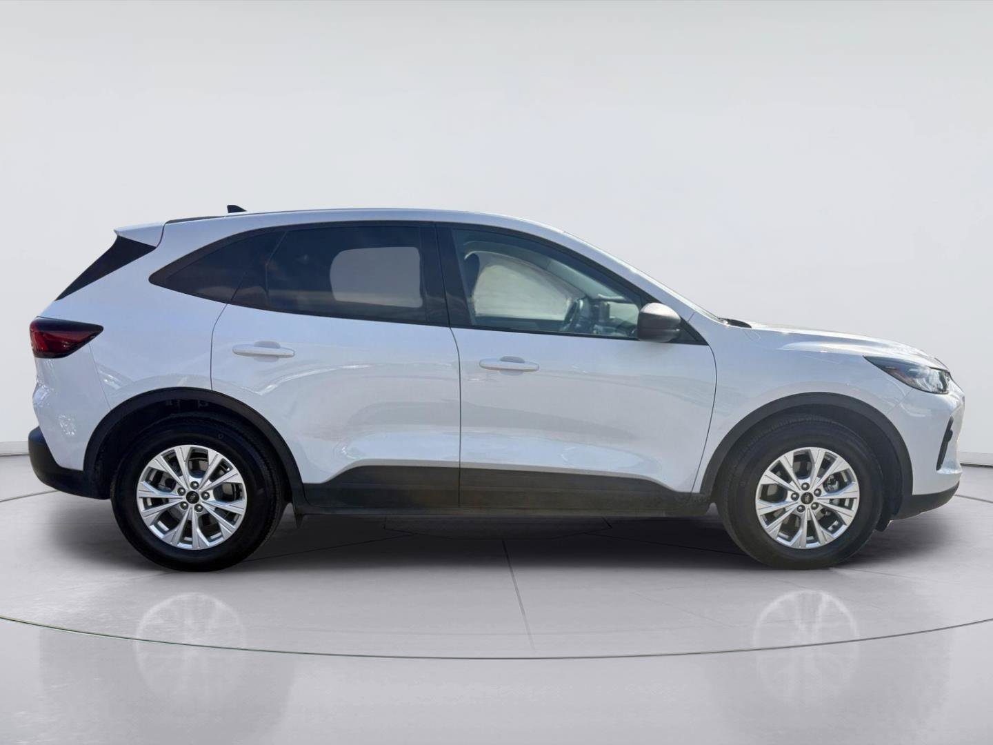 Used 2025 Ford Escape Active FWD image 2