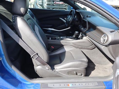 Used 2017 Chevrolet Camaro SS image 11