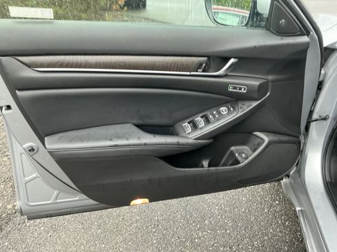 Used 2022 Honda Accord EX-L image 18