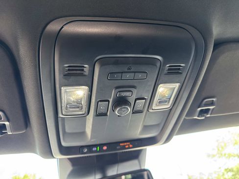 Used 2021 Cadillac Escalade Luxury RWD image 28