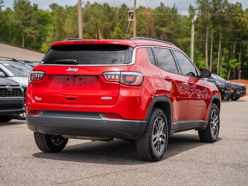 Used 2018 Jeep Compass Latitude w/ Popular Equipment Group FWD image 7