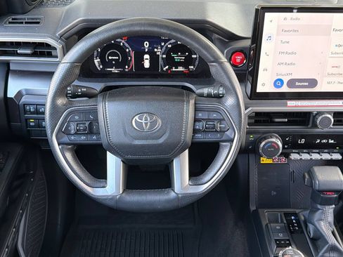 Used 2025 Toyota 4Runner TRD Off-Road Premium AWD/4WD image 18